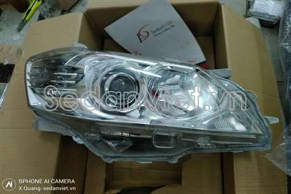 Vỏ đèn pha phải - 8111006691