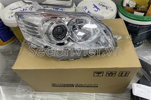 Vỏ đèn pha phải 8111006760