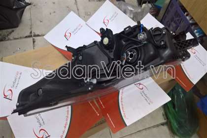 Vỏ đèn pha phải 811100K570