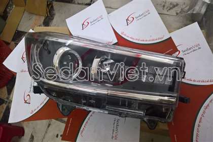 Vỏ đèn pha phải 811100K570