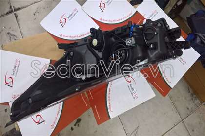 Vỏ đèn pha phải 811100K570