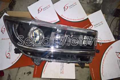 Vỏ đèn pha phải 811100K570