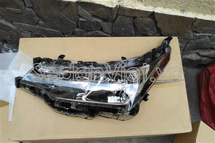 Vỏ đèn pha phải 8113002R50