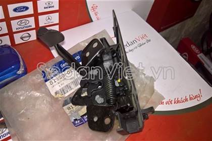 Ổ khóa ngậm capo 811300X000