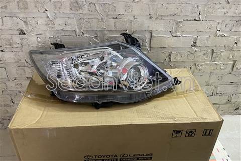 Vỏ đèn pha phải Toyota Fortuner 2012-2015
