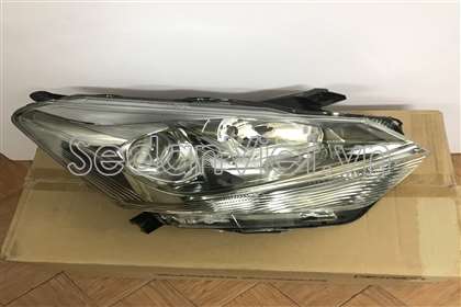 Vỏ đèn pha phải 81130BZ340