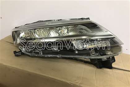Vỏ đèn pha phải 81130BZ630