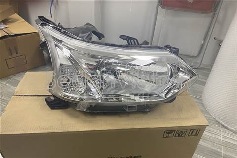 Vỏ đèn pha phải 81130BZ270