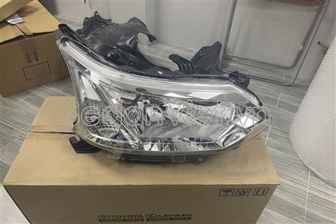Vỏ đèn pha phải 81130BZ270