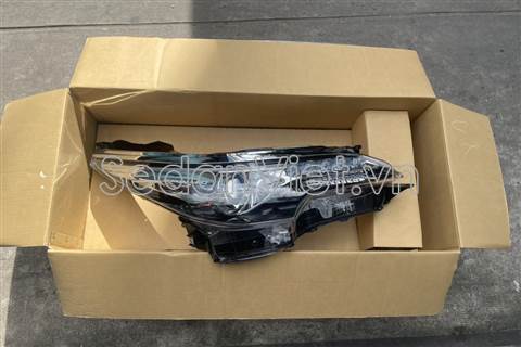 Vỏ đèn pha phải 811400KA51