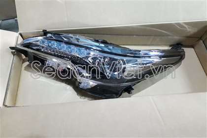 Vỏ đèn pha phải Toyota Fortuner TRD 2019-2022