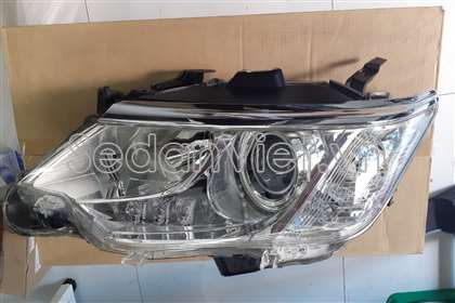 Vỏ đèn pha phải 8114506D60