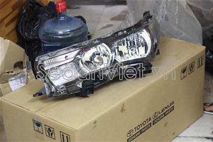 Vỏ đèn pha trái Toyota Corolla Altis 2014