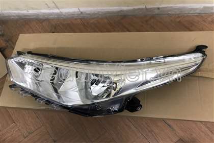 Vỏ đèn pha trái 811700DF32