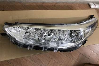 Vỏ đèn pha trái 811700DF32