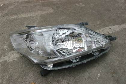 Vỏ đèn pha trái Toyota Innova 2012-2013