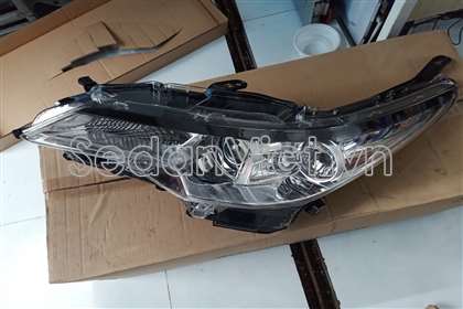 Vỏ đèn pha có điều khiển điện 811700KA80