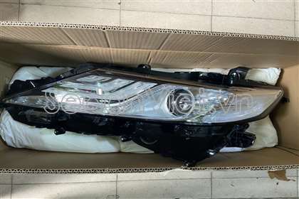 Vỏ đèn pha trái 8118506F00