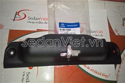 Ốp che khóa capo 811931C000