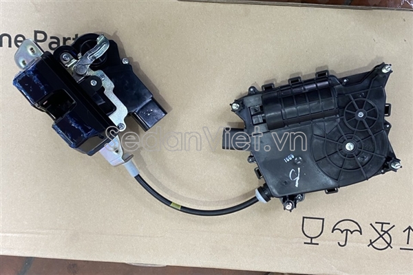 Ổ khóa ngậm cốp hậu 812302W600
