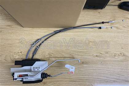 Ổ khóa ngậm cánh cửa 4 giắc điện 813101Y030