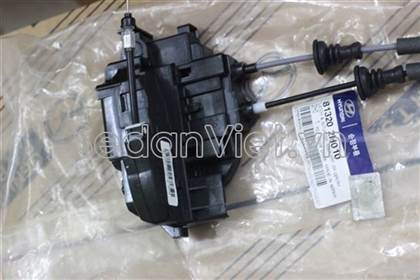Ổ khóa ngậm cánh cửa trước 813102H030
