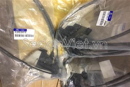 Ổ khóa ngậm cánh cửa trước phải 813202W010