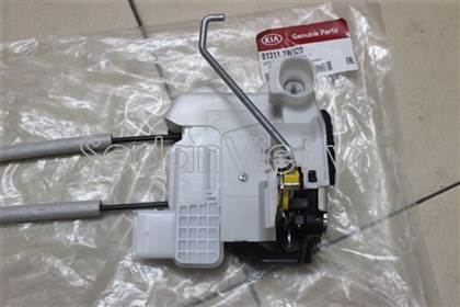 Ổ khóa ngậm cánh cửa trước phải 813211W020