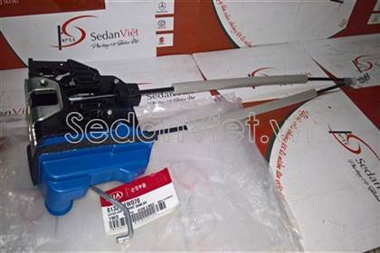 Ổ khóa ngậm cánh cửa trước phải 813211W070