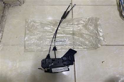 Ổ khóa ngậm cánh cửa sau 814201D010