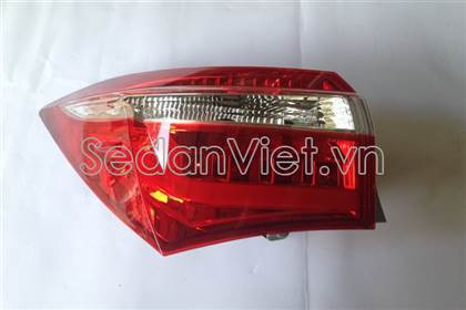 Vỏ đèn hậu phải Toyota Corolla Altis 2014