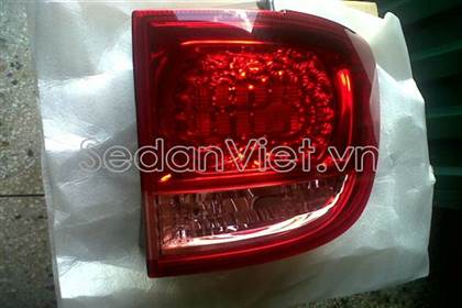 Đèn hậu ngoài phải Toyota Fortuner 2005-2008