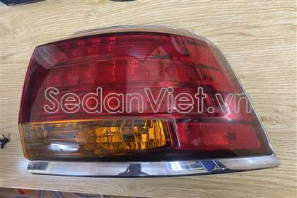 Đèn hậu ngoài xi nhan vàng 8155160850