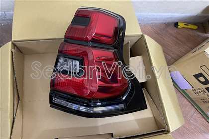 Vỏ đèn hậu phải 8155160C30