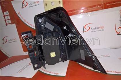 Vỏ đèn hậu phải 8155160C10