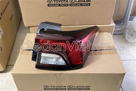 Đèn hậu ngoài phải 81551BZ480