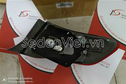Đèn hậu ngoài trái 8156002480
