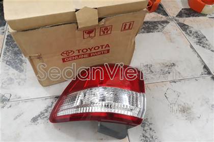 Đèn hậu ngoài trái Toyota Fortuner 2009-2012