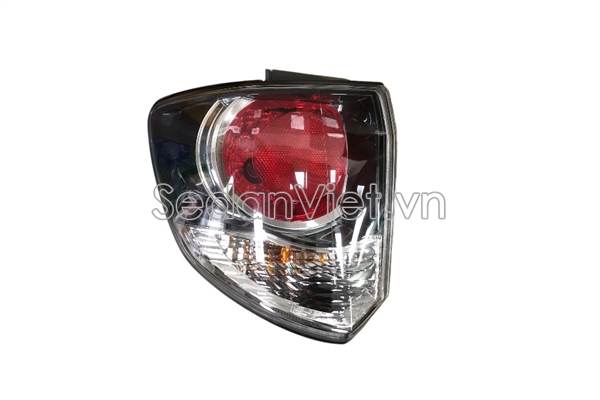 Đèn hậu ngoài trái 815600K410
