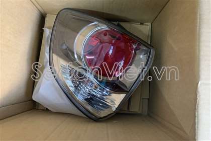 Đèn hậu ngoài lòng trắng Toyota Fortuner 2012-2015