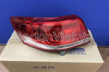 Đèn hậu ngoài trái 8156106400