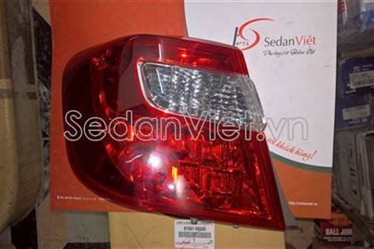 Đèn hậu ngoài trái 8156106540