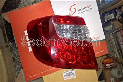 Đèn hậu ngoài trái 8156106540