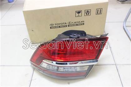 Đèn hậu ngoài trái 8156106680