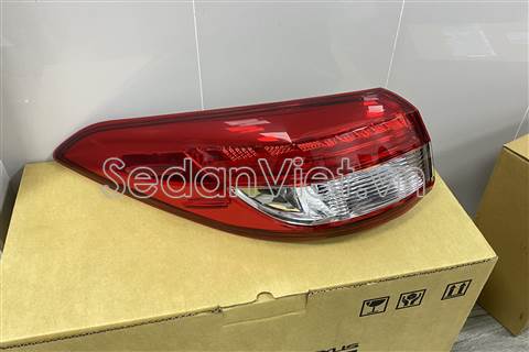 Đèn hậu ngoài 815610DA40