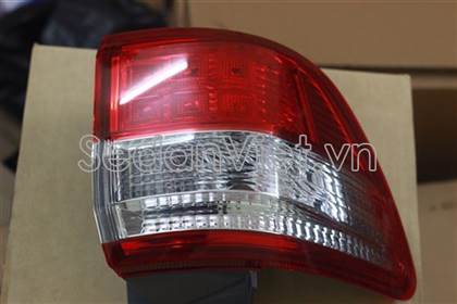 Đèn hậu ngoài trái 815610K110