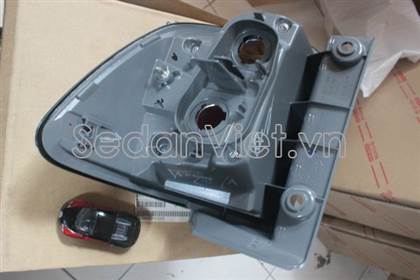 Đèn hậu ngoài trái 815610K200