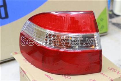 Vỏ đèn hậu trái 815611E140