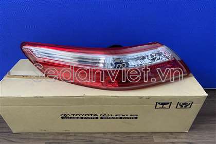 Vỏ đèn hậu trái