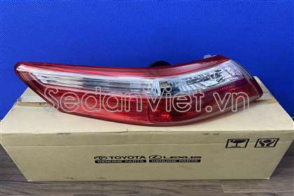 Vỏ đèn hậu trái 8156133460